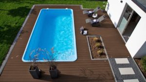 Gartengestaltung mit Pool und Terrasse
